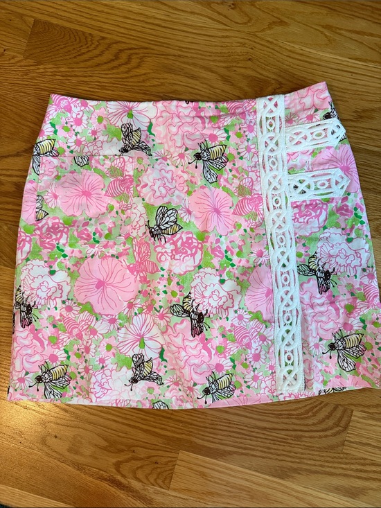 Lilly Pulitzer Dresses & Skirts - Lilly Pulitzer Pink Floral Bee daye Lace-Trim Mini Skort
